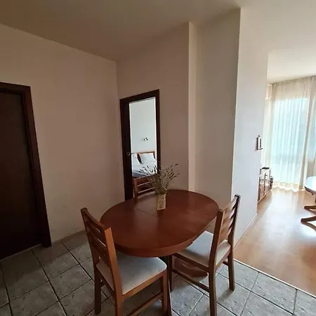 Edelweiss Aparthotel, 32 3*
