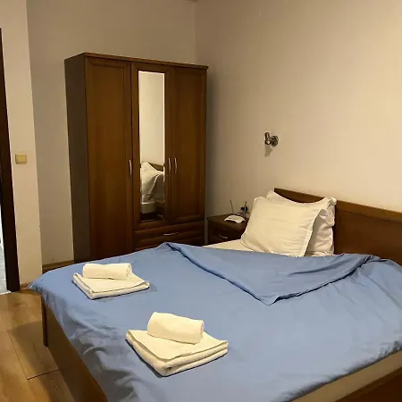 Edelweiss Aparthotel, 32 3* Банско